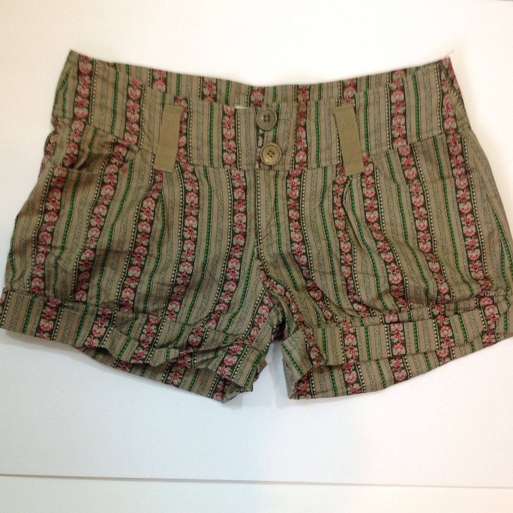 🍁 American Rag Shorts Green Pink Print Size 7